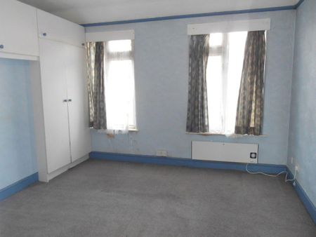 2 bedroom maisonette to rent - Photo 2