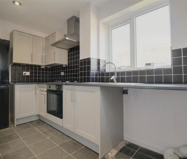 2 bedroom property to rent - Photo 4
