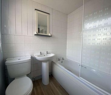 Affordable Bedroom House, LN5 - Photo 2