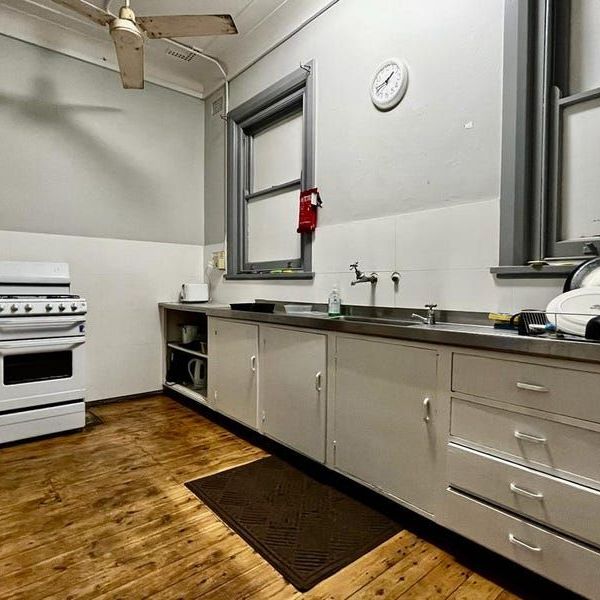 ROOM IN BOARDING HOUSE - Photo 1