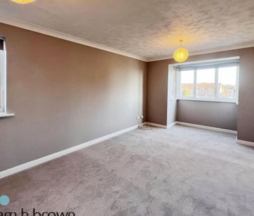 St. Leonards Close - Photo 2