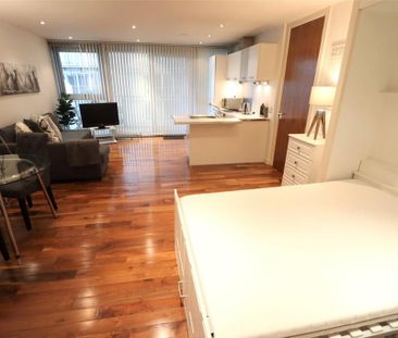 Studio to rent - Photo 1