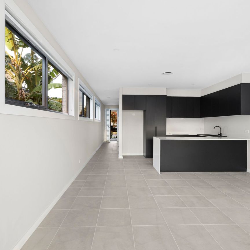 6d Templeton Crescent, 2170, Moorebank Nsw - Photo 1