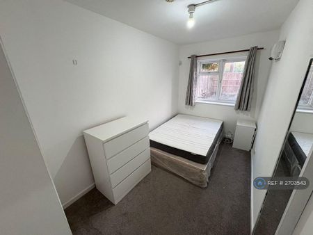 1 bedroom flat to rent - Photo 5