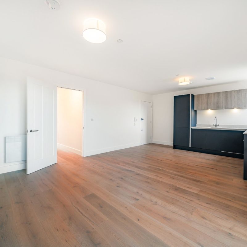 Oldridge Road, London, SW12 - Photo 1