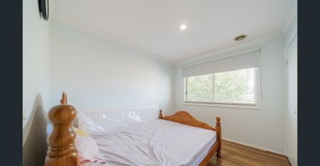 3 BEDROOM HOME IN CRANBOURNE WEST! - Photo 4