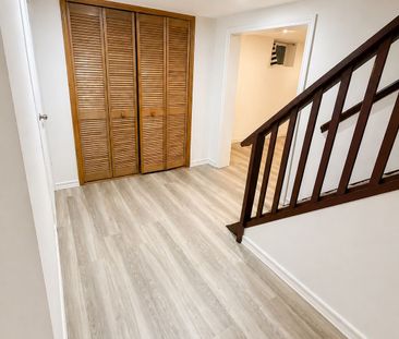 For Lease - 6 Prestwick Crescent, Toronto, Ontario - Photo 2
