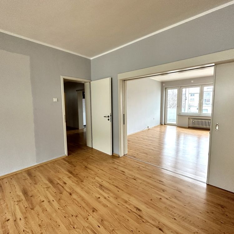 Große 4-Zimmer-Wohnung ca. 130 m² Fußgängerzone Gelsenkirchen Stellplatz vorhanden - Photo 1