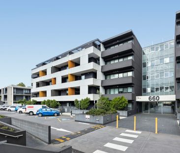 Modern Apartment Living with Exceptional Convenience - Photo 5