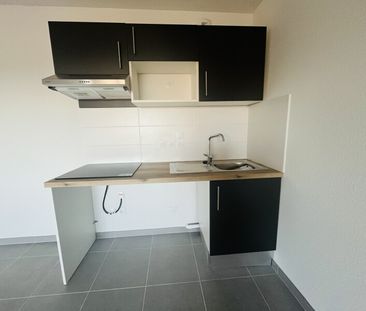 Location Appartement 3 pièces 68m² CARPENTRAS 84200 - Photo 3