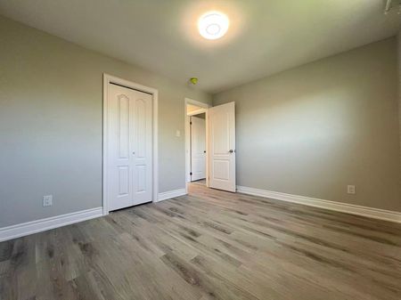 For Lease - 329 Cherokee Boulevard Unit# Upper, Toronto, Ontario - Photo 3