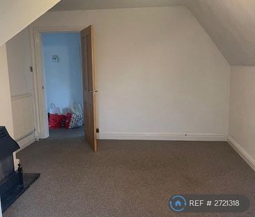 3 bedroom flat to rent - Photo 3