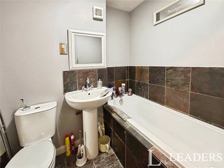 1 bedroom apartment to rent Markwell Wood, Harlow, CM19 - Photo 4