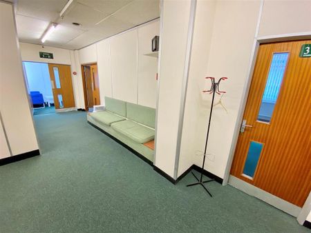 Property to rent - Photo 5