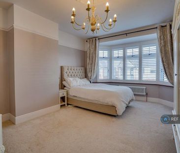 5 bedroom semi-detached house to rent - Photo 4