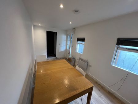Room in a Shared House, Upper North Street, BN1 - Photo 2