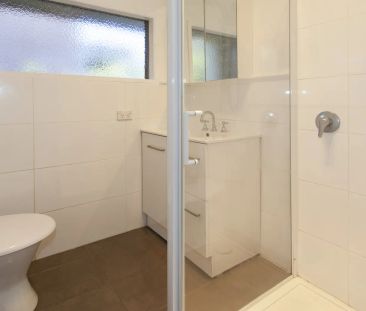 Central, two bedroom home - Photo 2