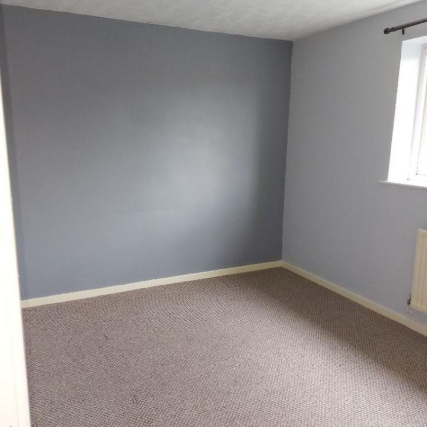 2 Bedroom Semi-Detached House - Photo 1