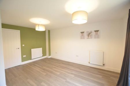 2 bedroom semi-detached house to rent - Photo 3