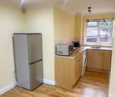 Studio to rent - Photo 3