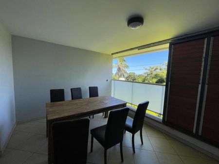 Location Appartement 2 pièces 48m² ST PIERRE 97410 - Photo 2