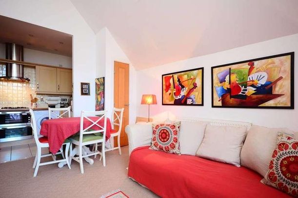 Putney Bridge Road, Putney, SW18 - Photo 1