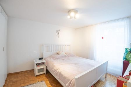 Zentrale 2.5-Zi. Wohnung mit Sitzplatz - Photo 2