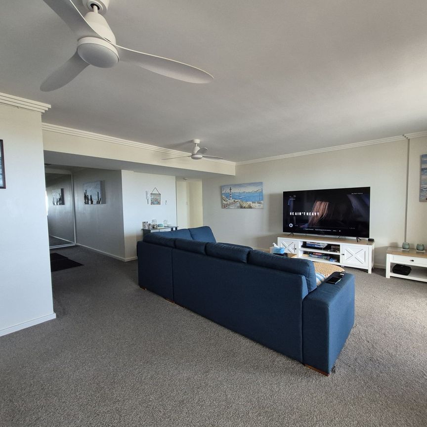 Stunning Fully Furnished 3-Bedroom Unit with Ocean Views - the Entrance North - Photo 1