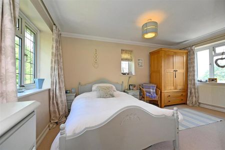 4 bedroom detached house to rent - Photo 5