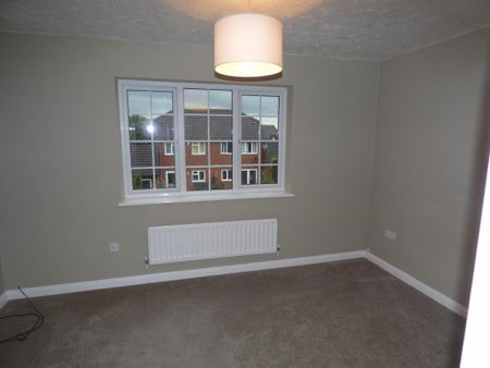 2 bedroom semi-detached house to rent - Photo 3