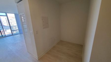 For Lease - 501 Yonge Street Unit# 813, Toronto, Ontario - Photo 3