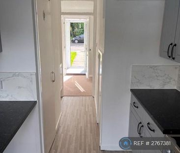 3 bedroom terraced house to rent - Photo 5