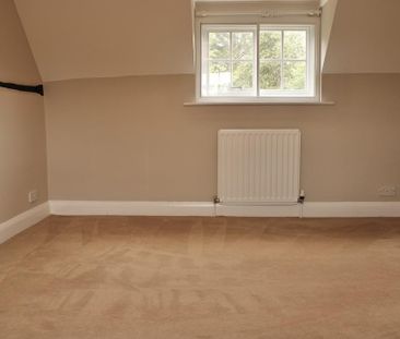 2 bedroom semi-detached house to rent - Photo 4