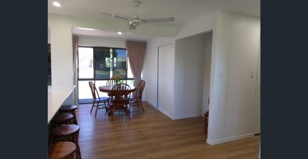 Great Family Home in Sandstone Point - Photo 4