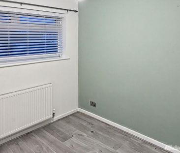 2 bedroom semi-detached house to rent - Photo 5