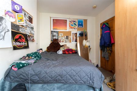 4 bedroom terraced house to rent - Photo 5