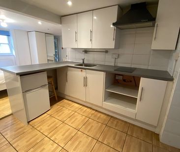 Studio Flat, Bedford Street, BN2 - Photo 1