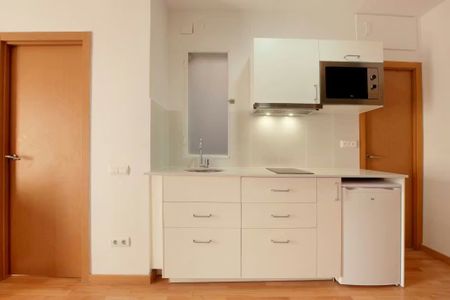 Carrer del Montseny, L'Hospitalet de Llobregat, Catalonia 08904 - Photo 4