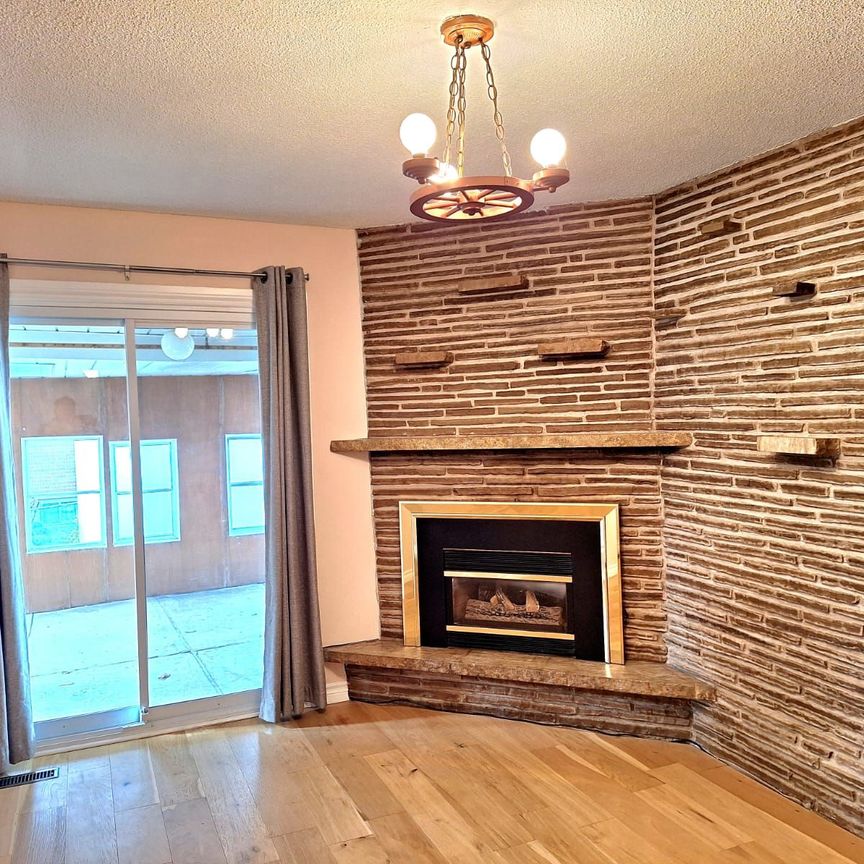 For Lease - 783 Bloor Street, Mississauga, Ontario - Photo 1