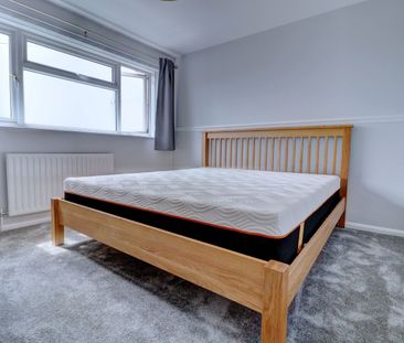 3 Bedroom Semi Detached House To Rent - Photo 5
