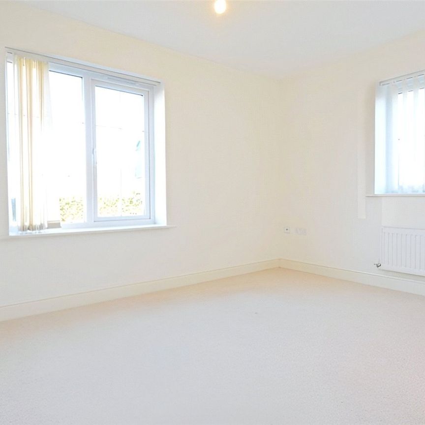 Shearwater Drive, Bracknell, RG12 - Photo 1