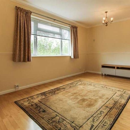 Weekes Drive, Cippenham, SL1 - Photo 1