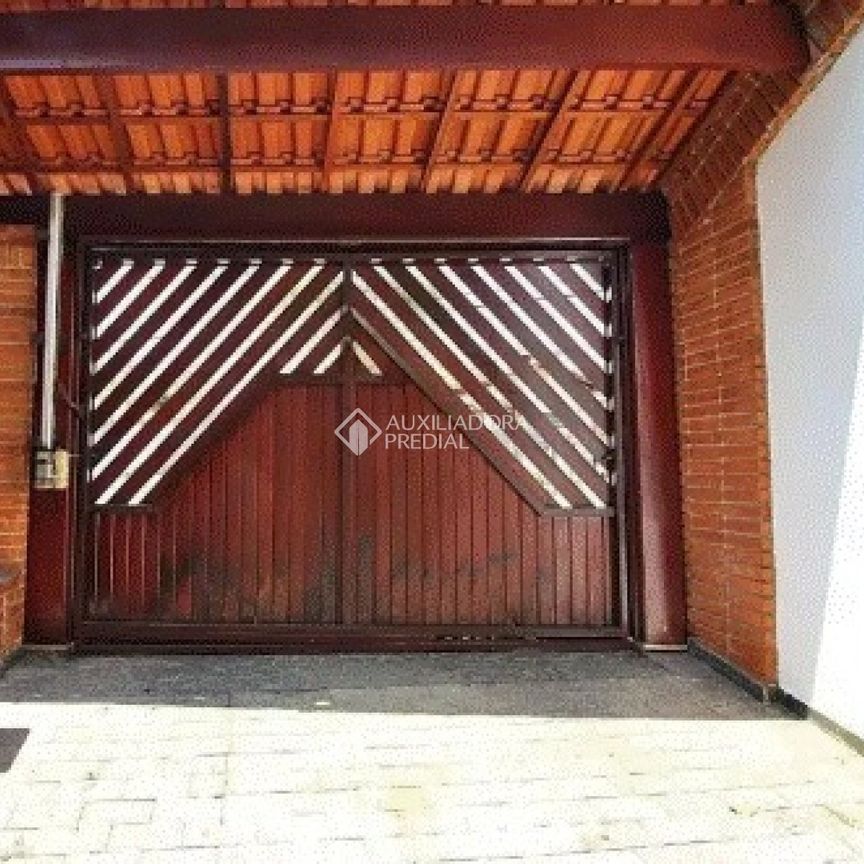 Sobrado com 3 quartos e 250m² para alugar em Baeta Neves, São Bernardo do Campo. - Foto 1