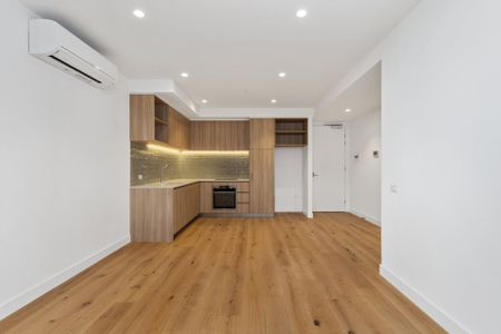 Luxury Living in prime Coburg Location - Photo 5