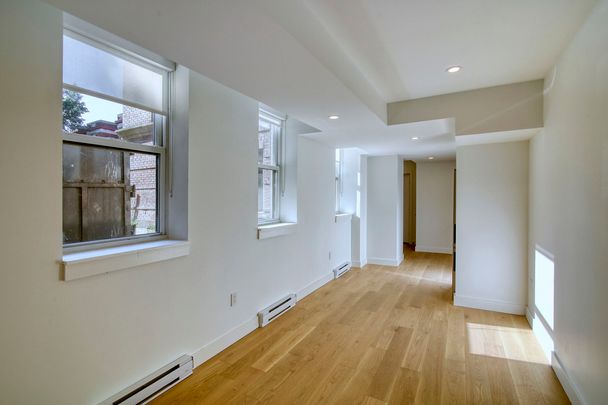 10 Rosemount Avenue - Photo 1