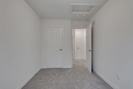 For Lease - 481 Manhattan Common, Oakville, Ontario - Photo 5