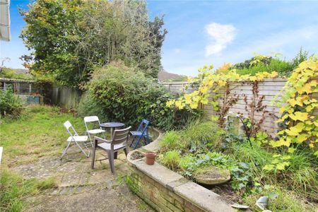 5 bedroom semi-detached house to rent - Photo 3