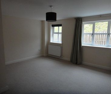 3 bedroom townhouse to rent - Photo 2