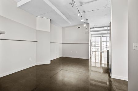 For Lease - 66 Bay Street Unit# 614, Hamilton, Ontario - Photo 2