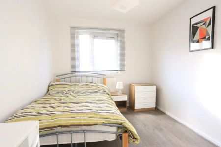 Langdon House – Room 3 - Photo 2